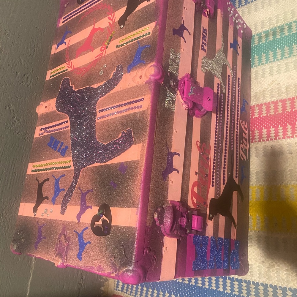 PINK - Picture 1 of 4